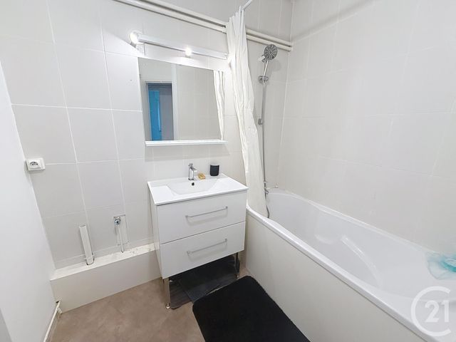 Appartement F3 &agrave; louer - 3 pi&egrave;ces - 58,59 m2 - Orleans - 45 - CENTRE