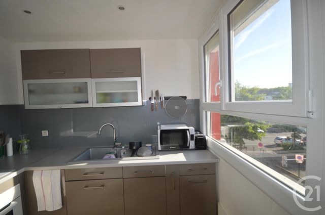 Appartement F3 &agrave; louer - 3 pi&egrave;ces - 56,35 m2 - Orleans - 45 - CENTRE