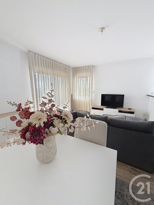 Appartement F3 &agrave; louer - 3 pi&egrave;ces - 63,68 m2 - Orleans - 45 - CENTRE