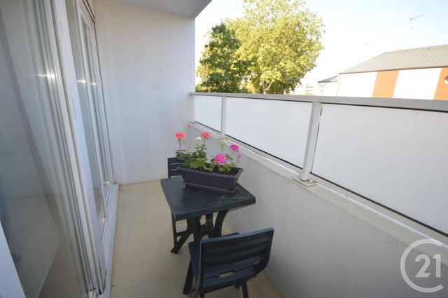 Appartement Studio &agrave; louer - 1 pi&egrave;ce - 33 m2 - Orleans - 45 - CENTRE