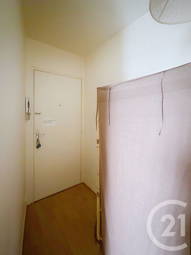 Appartement F1 &agrave; louer - 1 pi&egrave;ce - 18,19 m2 - Orleans - 45 - CENTRE
