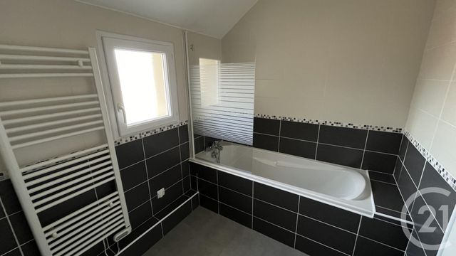 Maison &agrave; louer - 5 pi&egrave;ces - 122 m2 - Fleury Les Aubrais - 45 - CENTRE