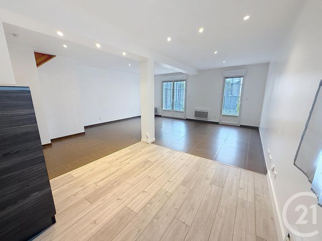 Maison &agrave; louer - 5 pi&egrave;ces - 122 m2 - Fleury Les Aubrais - 45 - CENTRE
