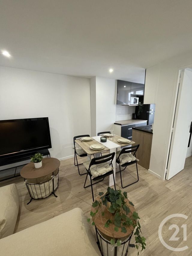 Appartement F3 &agrave; louer - 3 pi&egrave;ces - 38,58 m2 - Orleans - 45 - CENTRE