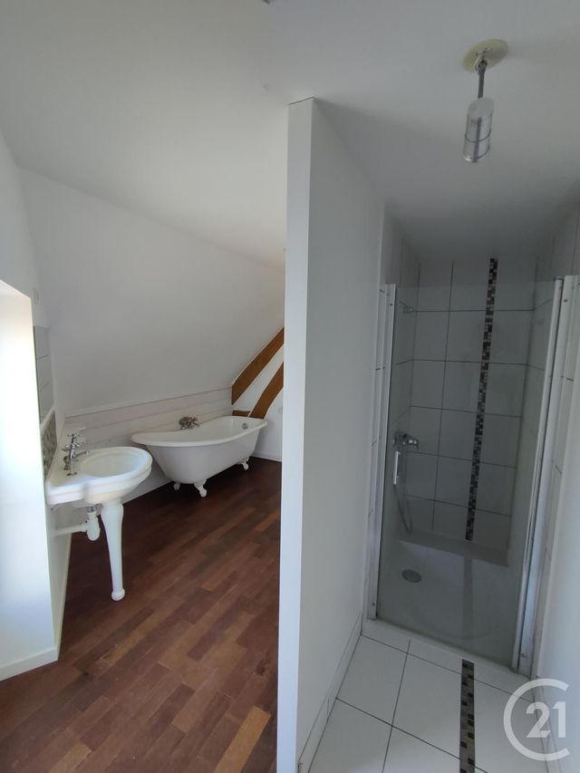 Maison &agrave; louer - 4 pi&egrave;ces - 79,50 m2 - Neuville Aux Bois - 45 - CENTRE