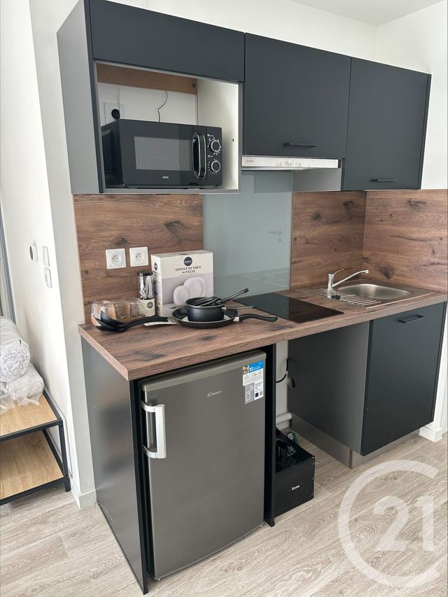 Appartement F1 &agrave; louer - 1 pi&egrave;ce - 24,50 m2 - La Chapelle St Mesmin - 45 - CENTRE