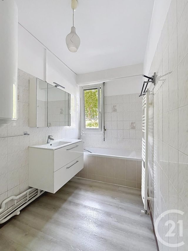 Appartement F3 &agrave; louer - 3 pi&egrave;ces - 66,36 m2 - Orleans - 45 - CENTRE