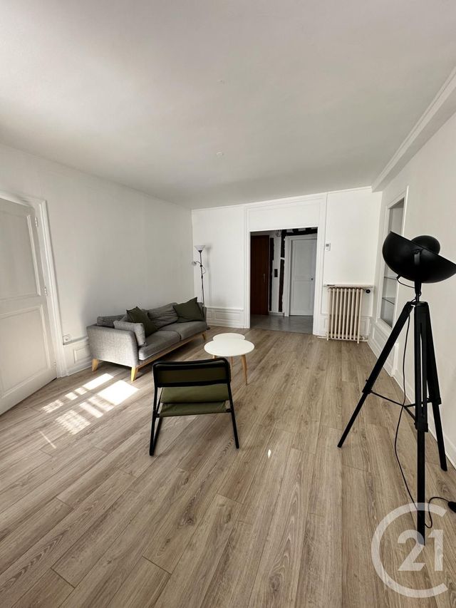 Appartement F3 &agrave; louer - 3 pi&egrave;ces - 71 m2 - Orleans - 45 - CENTRE