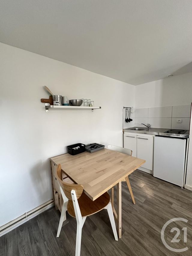 Appartement F1 &agrave; louer - 1 pi&egrave;ce - 15,03 m2 - St Pryve St Mesmin - 45 - CENTRE