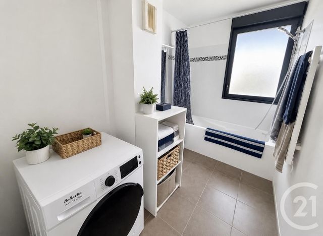 Appartement F3 &agrave; louer - 3 pi&egrave;ces - 71 m2 - Orleans - 45 - CENTRE