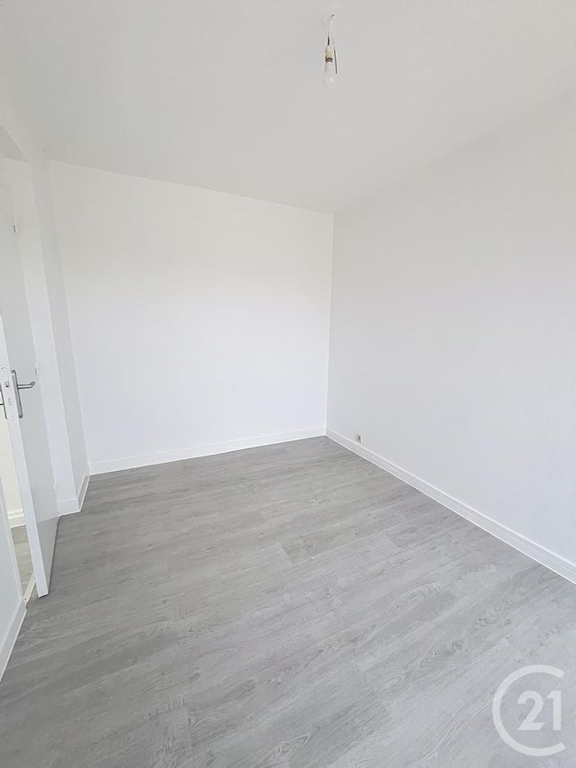 Appartement F2 &agrave; louer - 2 pi&egrave;ces - 44 m2 - St Jean De La Ruelle - 45 - CENTRE