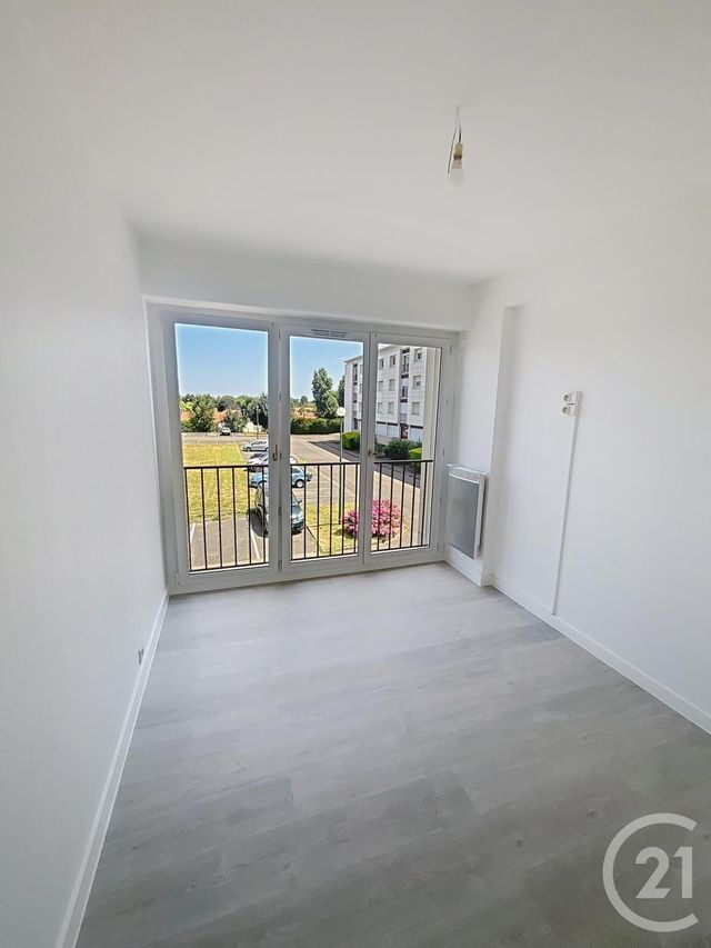 Appartement F2 &agrave; louer - 2 pi&egrave;ces - 44 m2 - St Jean De La Ruelle - 45 - CENTRE