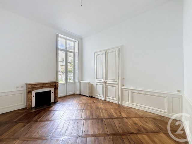 Maison &agrave; louer - 8 pi&egrave;ces - 201,51 m2 - Orleans - 45 - CENTRE