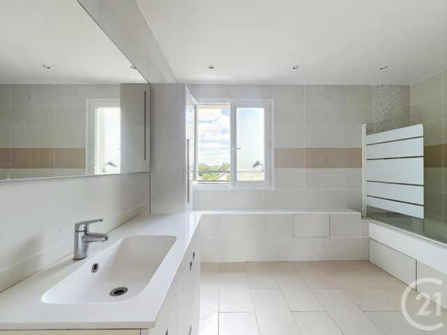 Maison &agrave; vendre - 7 pi&egrave;ces - 200 m2 - Ormes - 45 - CENTRE