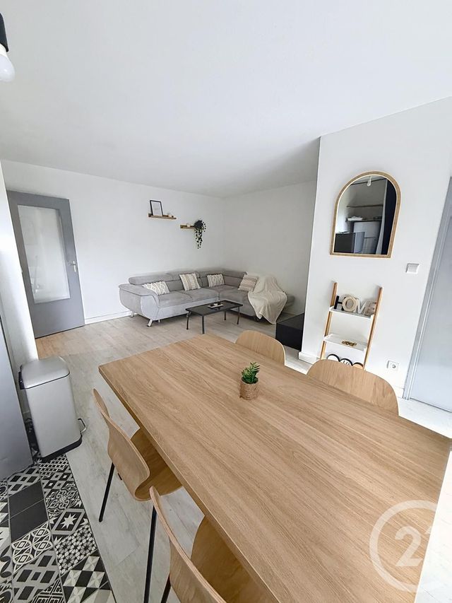 Appartement F3 &agrave; louer - 3 pi&egrave;ces - 54 m2 - Orleans - 45 - CENTRE