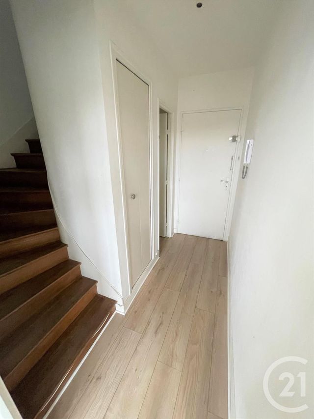 Appartement Duplex &agrave; louer - 2 pi&egrave;ces - 39,60 m2 - Orleans - 45 - CENTRE