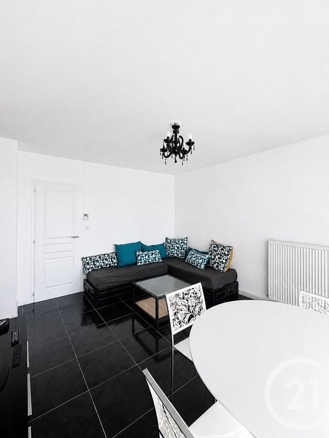 Appartement Chambre &agrave; louer - 1 pi&egrave;ce - 10,22 m2 - Orleans - 45 - CENTRE