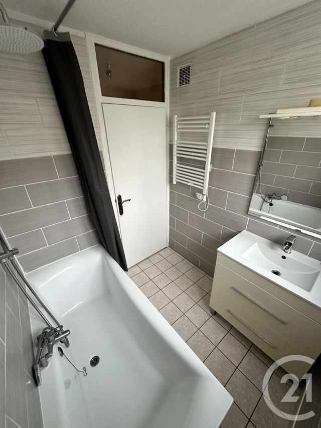 Appartement F4 &agrave; louer - 4 pi&egrave;ces - 80 m2 - St Jean De Braye - 45 - CENTRE