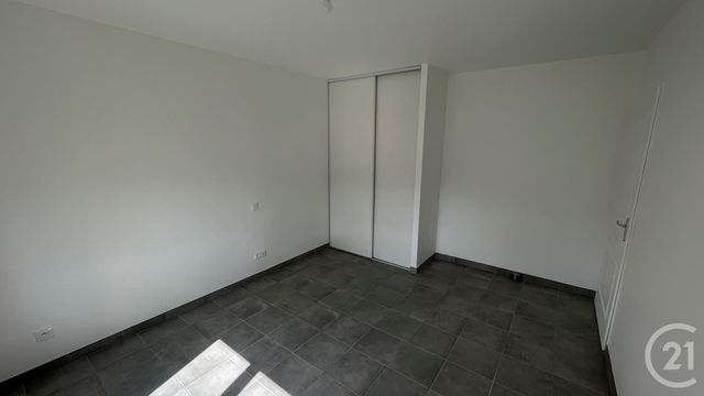 Maison &agrave; louer - 3 pi&egrave;ces - 70,80 m2 - Meung Sur Loire - 45 - CENTRE