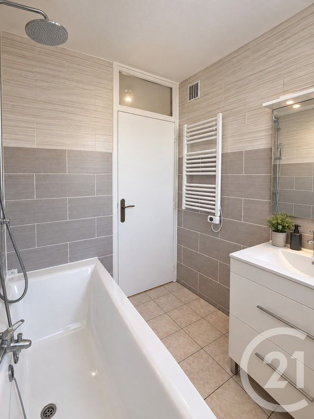 Appartement F4 &agrave; louer - 4 pi&egrave;ces - 80 m2 - St Jean De Braye - 45 - CENTRE