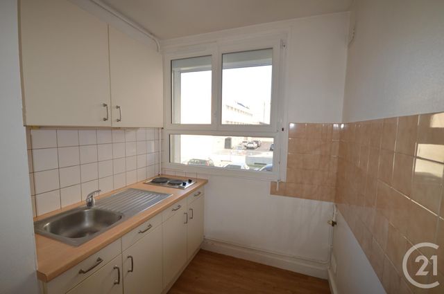 Appartement F2 &agrave; louer - 2 pi&egrave;ces - 41 m2 - Orleans - 45 - CENTRE