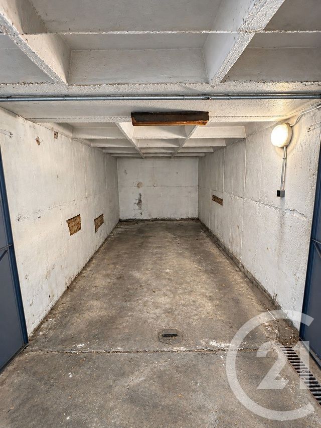 Parking &agrave; louer - 12 m2 - Orleans - 45 - CENTRE
