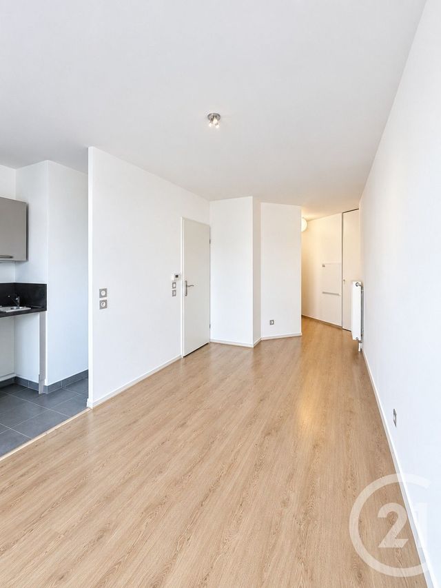 Appartement F2 &agrave; louer - 2 pi&egrave;ces - 42 m2 - La Chapelle St Mesmin - 45 - CENTRE