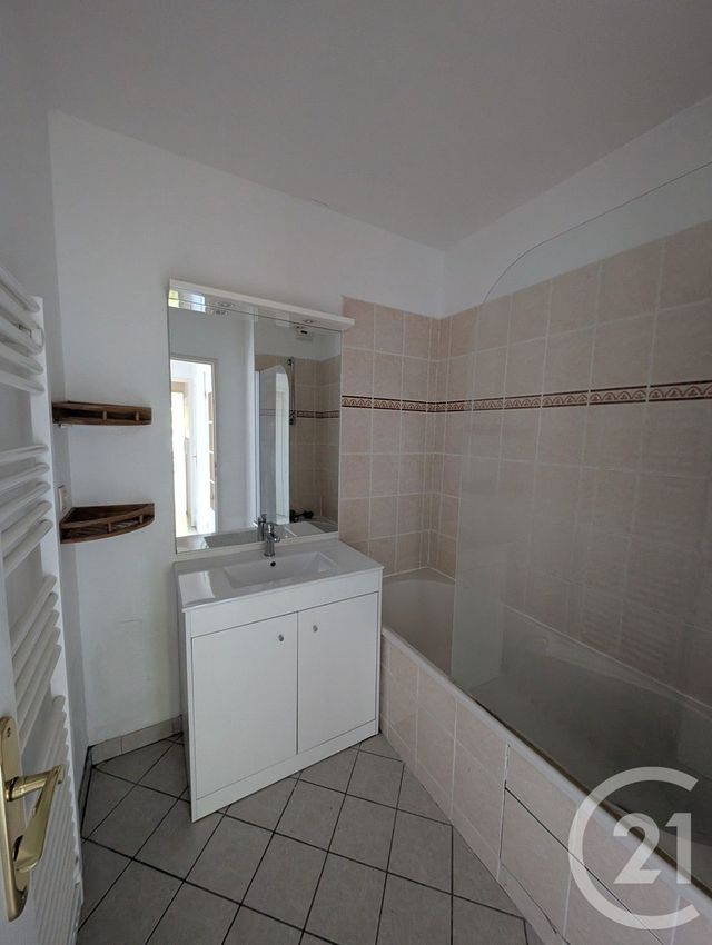 Appartement T3 &agrave; vendre - 3 pi&egrave;ces - 60 m2 - L Isle Jourdain - 32 - MIDI-PYRENEES