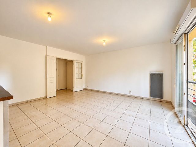 Appartement T3 &agrave; vendre - 3 pi&egrave;ces - 60 m2 - L Isle Jourdain - 32 - MIDI-PYRENEES