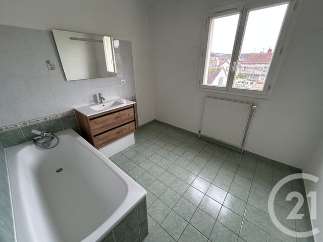 Maison à louer - 4 pièces - 88,56 m2 - Auneau Bleury St Symphorien - 28 - CENTRE