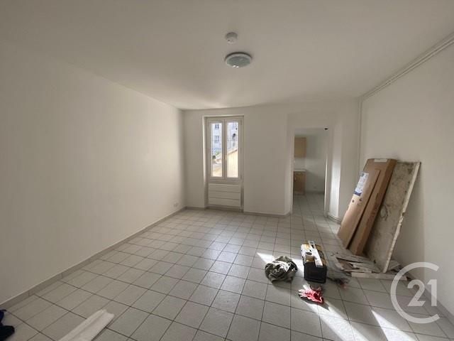 Appartement F3 &agrave; louer - 3 pi&egrave;ces - 53,77 m2 - Mantes La Jolie - 78 - ILE-DE-FRANCE