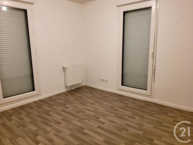 Appartement F3 &agrave; louer - 3 pi&egrave;ces - 61,17 m2 - Breval - 78 - ILE-DE-FRANCE