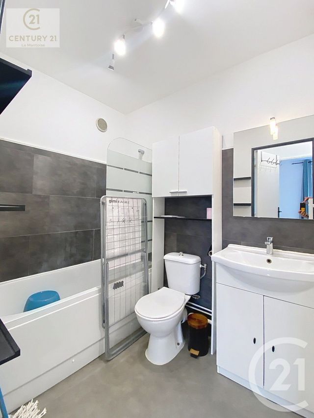 Appartement F2 &agrave; louer - 2 pi&egrave;ces - 30,95 m2 - Mantes La Jolie - 78 - ILE-DE-FRANCE