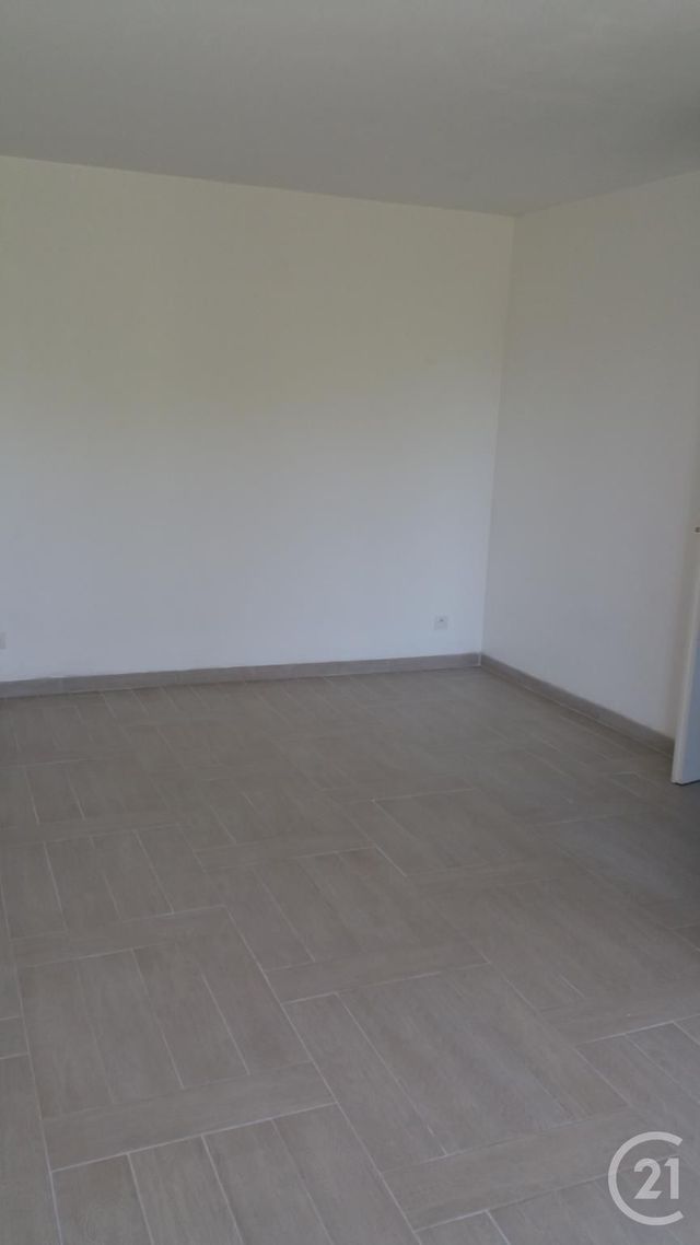 Appartement F2 &agrave; louer - 2 pi&egrave;ces - 40,15 m2 - Mantes La Jolie - 78 - ILE-DE-FRANCE