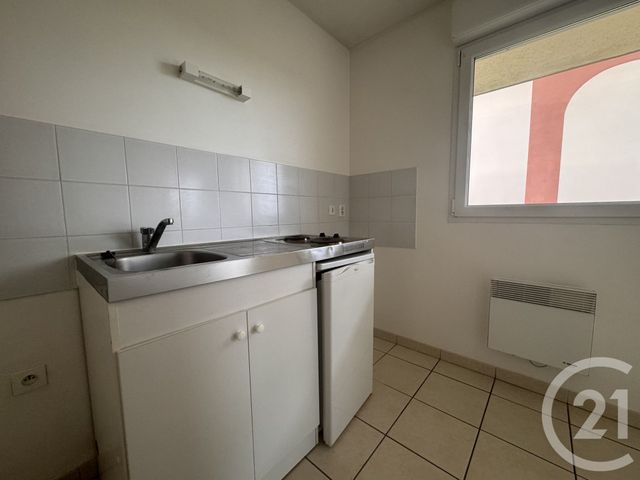 Appartement F2 &agrave; louer - 2 pi&egrave;ces - 47,59 m2 - St Just En Chaussee - 60 - PICARDIE