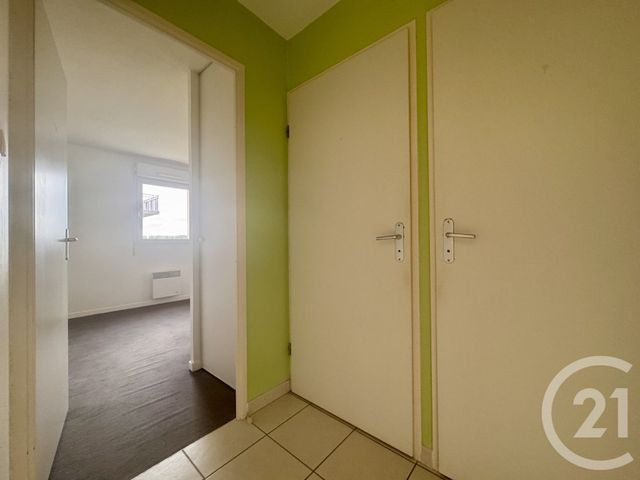 Appartement F2 &agrave; louer - 2 pi&egrave;ces - 47,59 m2 - St Just En Chaussee - 60 - PICARDIE