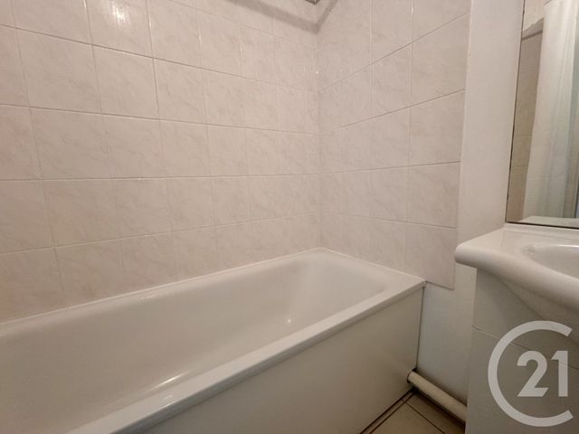 Appartement F2 &agrave; louer - 2 pi&egrave;ces - 47,59 m2 - St Just En Chaussee - 60 - PICARDIE