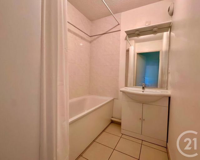 Appartement F2 &agrave; louer - 2 pi&egrave;ces - 47,59 m2 - St Just En Chaussee - 60 - PICARDIE