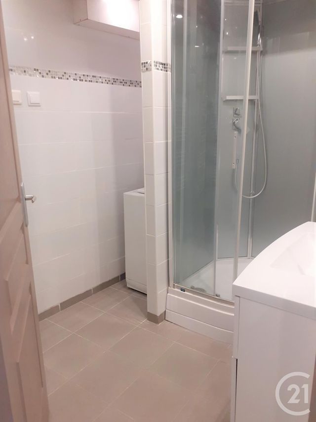 Appartement F3 &agrave; louer - 3 pi&egrave;ces - 46 m2 - Pezenas - 34 - LANGUEDOC-ROUSSILLON