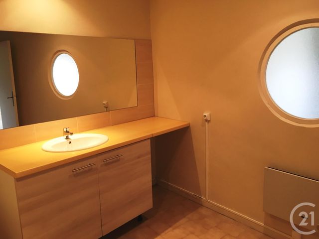 Appartement F3 &agrave; louer - 3 pi&egrave;ces - 65 m2 - Pezenas - 34 - LANGUEDOC-ROUSSILLON
