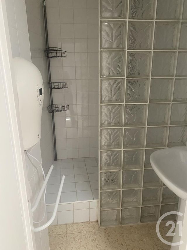 Maison &agrave; louer - 2 pi&egrave;ces - 55 m2 - Roujan - 34 - LANGUEDOC-ROUSSILLON