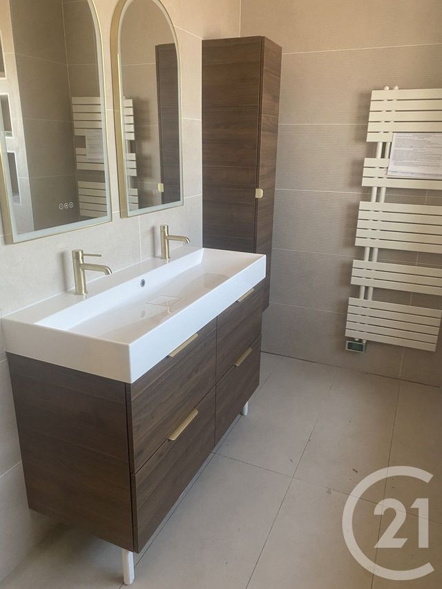 Maison à louer - 5 pièces - 129 m2 - Nezignan L Eveque - 34 - LANGUEDOC-ROUSSILLON