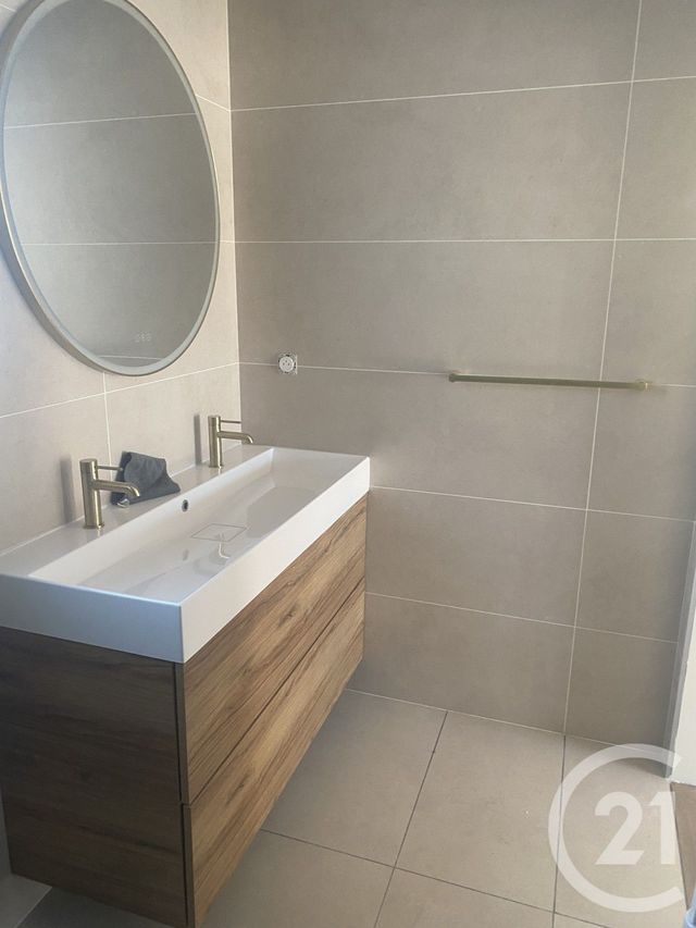 Maison à louer - 5 pièces - 129 m2 - Nezignan L Eveque - 34 - LANGUEDOC-ROUSSILLON