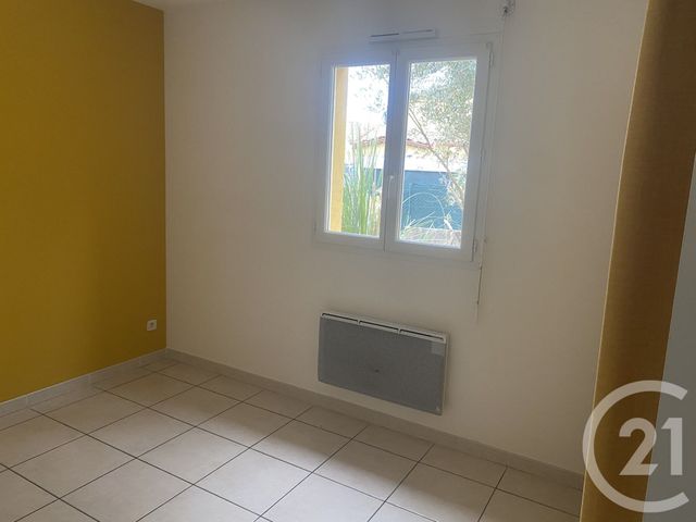 Maison &agrave; louer - 4 pi&egrave;ces - 83 m2 - Roujan - 34 - LANGUEDOC-ROUSSILLON