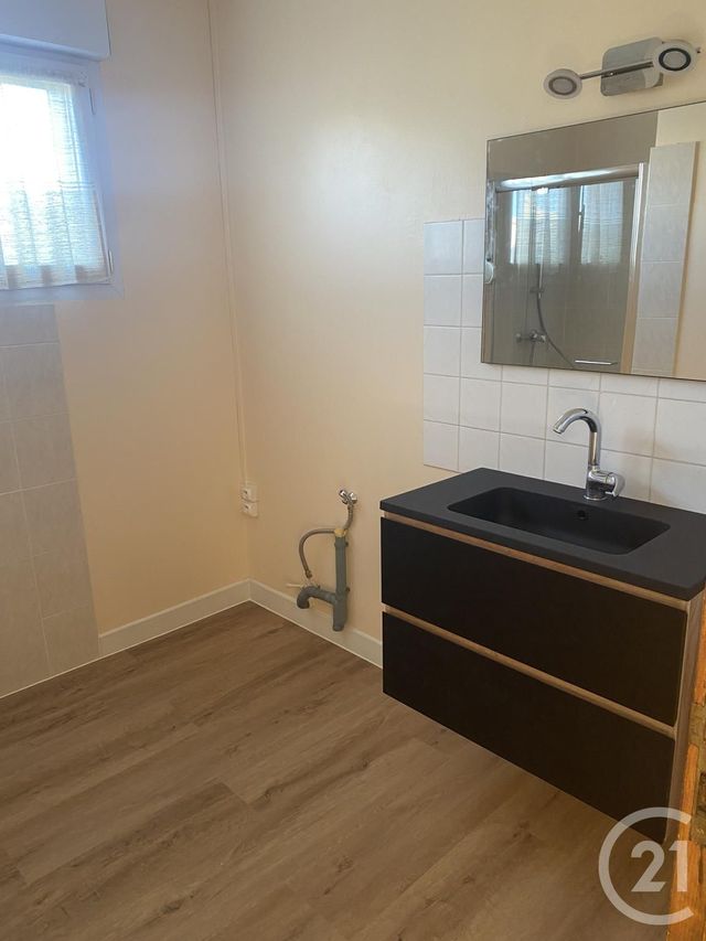 Appartement F3 &agrave; louer - 3 pi&egrave;ces - 67,86 m2 - Pezenas - 34 - LANGUEDOC-ROUSSILLON