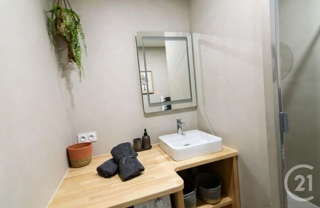 Appartement Studio &agrave; louer - 1 pi&egrave;ce - 28 m2 - Pezenas - 34 - LANGUEDOC-ROUSSILLON