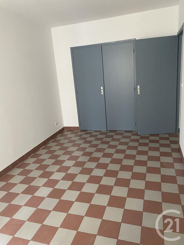 Appartement F3 &agrave; louer - 3 pi&egrave;ces - 68 m2 - Pezenas - 34 - LANGUEDOC-ROUSSILLON