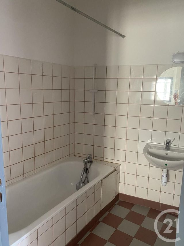 Appartement F3 &agrave; louer - 3 pi&egrave;ces - 68 m2 - Pezenas - 34 - LANGUEDOC-ROUSSILLON