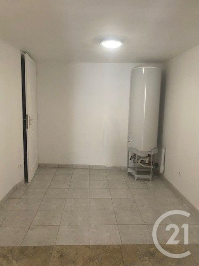 Maison &agrave; louer - 3 pi&egrave;ces - 68,75 m2 - Castelnau De Guers - 34 - LANGUEDOC-ROUSSILLON