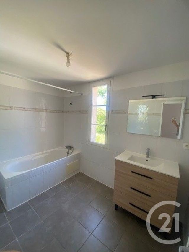 Maison &agrave; louer - 3 pi&egrave;ces - 76,69 m2 - Montagnac - 34 - LANGUEDOC-ROUSSILLON